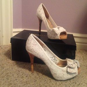 Christian Siriano white floral heels