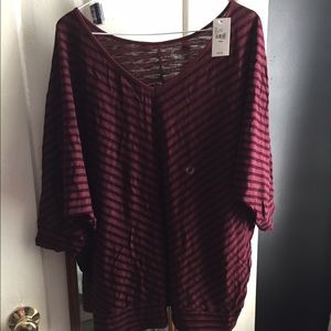 Burgundy shadow stripe tee