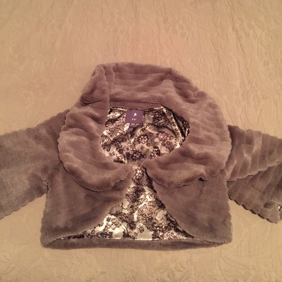 Forever 21 shirt sleeved/waisted furry coat