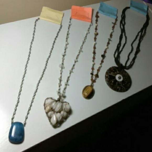 Bundle 4 necklaces - Picture 4 of 4