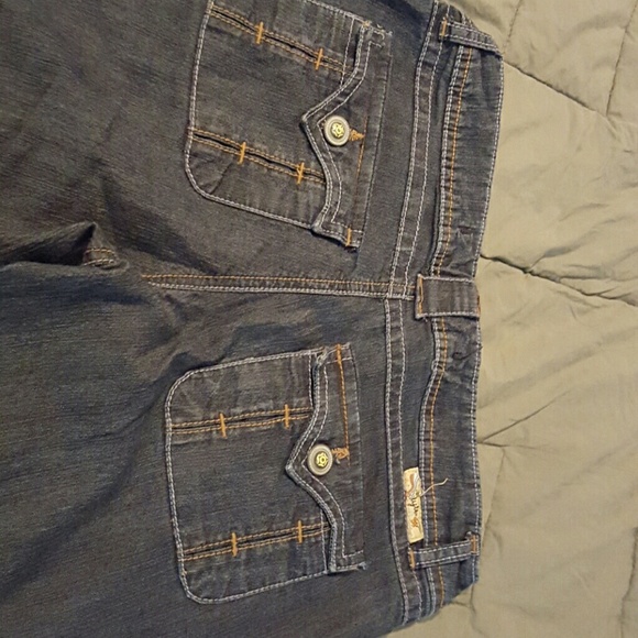 Bell bottom/flare jeans