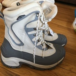 New Columbia snow boots