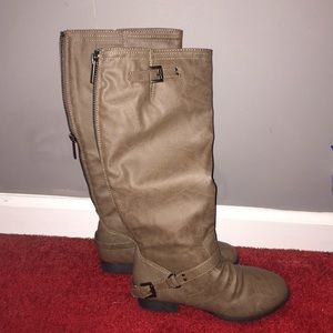 BRAND NEW BOOTS
