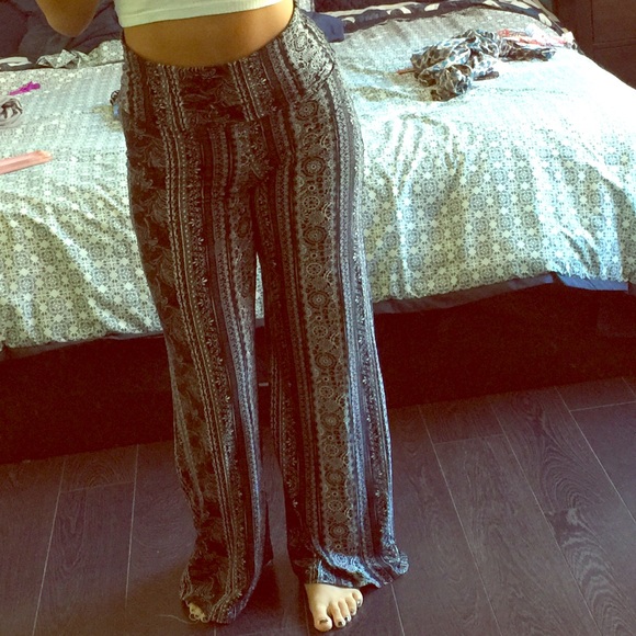 stretchy patterned pants