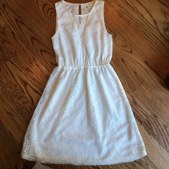 Impeccable pig white dress!
