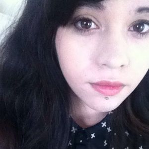 Meet your Posher, Selena