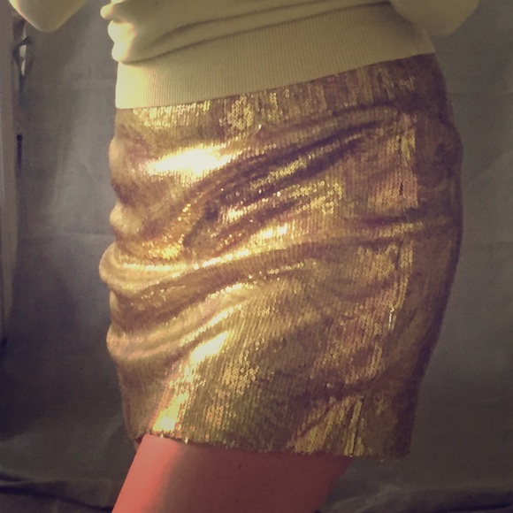 Auth NWOT H&M Gold Yellow Sequin Mini Skirt sz 4