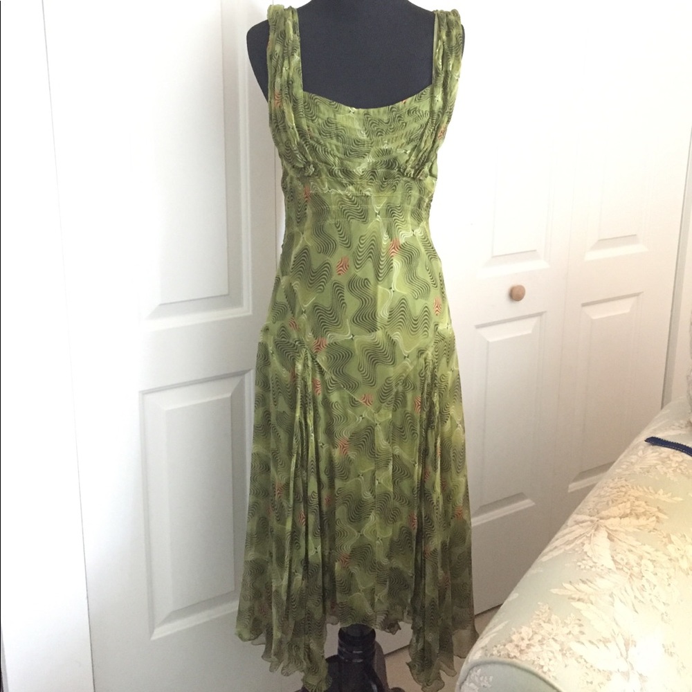 Beautiful boho chic Maxstudio green print dress