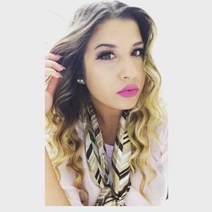 Meet your Posher, Leanna