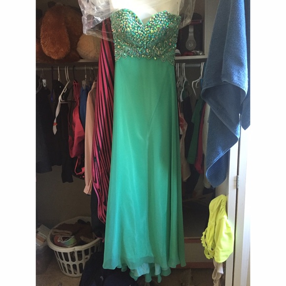 Prom/Pageant Dress - Picture 2 of 4