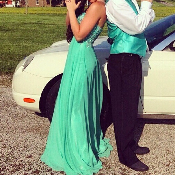 Prom/Pageant Dress - Picture 4 of 4