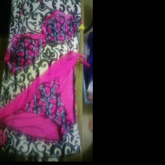 Two peice - Picture 2 of 4