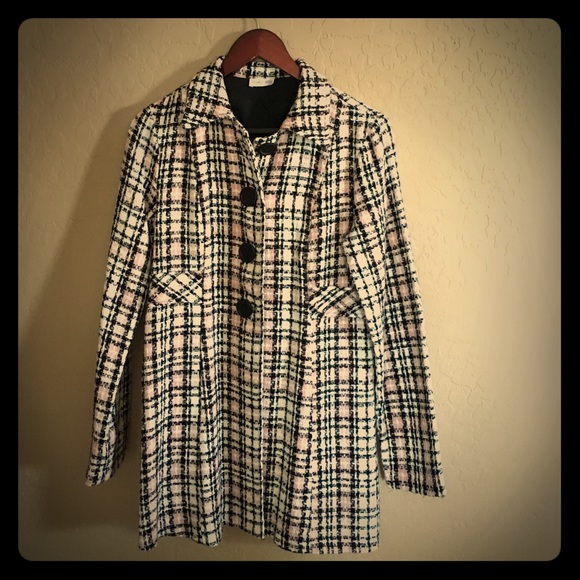 Plaid 3 button jacket. Excellent condition!