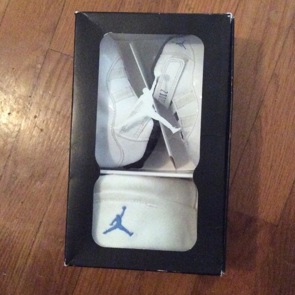 Jordan 11 retro gift pack