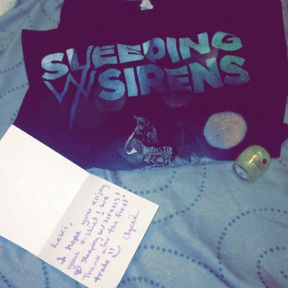 HONEST TRADER AND SELLER THANK YOU!!💜