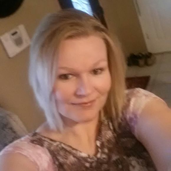 Meet your Posher, April