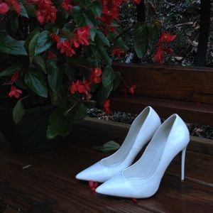 White pointed toe heels