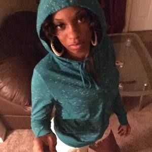 Meet your Posher, Amina