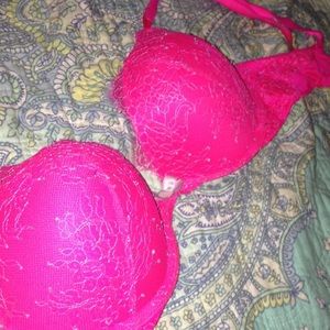 Victoria's Secret bombshell bra