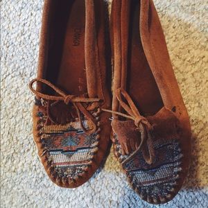 Minnetonka Aztec Moccasins Size 8