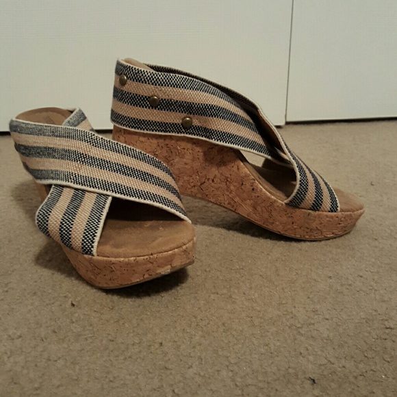 Slip On Wedges - Picture 2 of 4