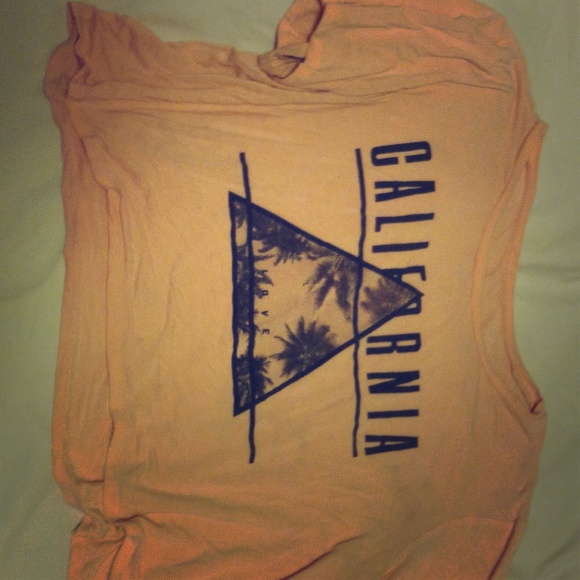 American Eagle "California Love" Pink Croptop 💕