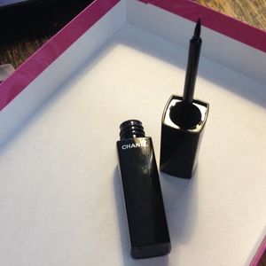 Chanel liquid eyeliner-Waterproof, in noir