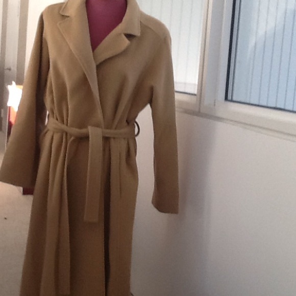 Classic cashmere coat, 12