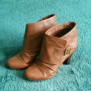 Light brown booties