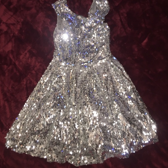 Holiday sequin dress - Picture 3 of 4