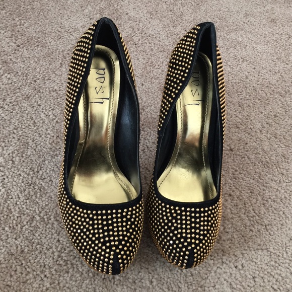 Gold Studded Pumps