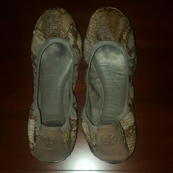 Worn once! Tory Burch Calf hair snakeskin flats