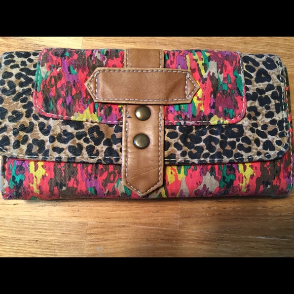 Used Xhilaration wallet