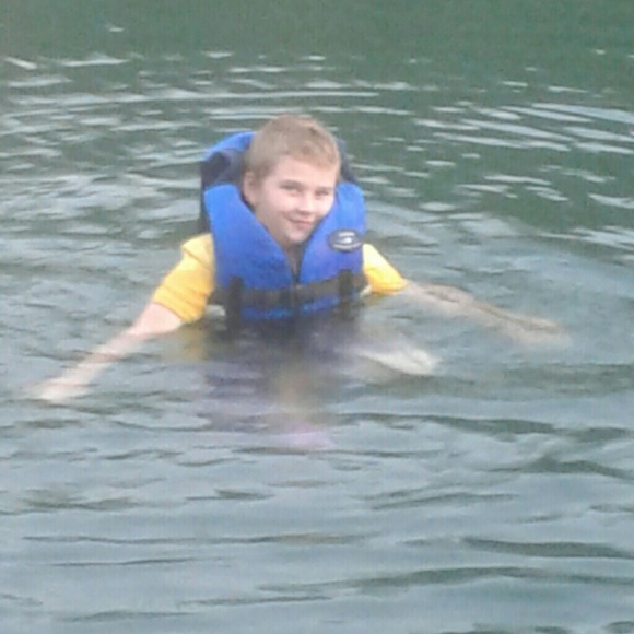 Meet your Posher, Rhonda ❤ - Picture 3 of 8