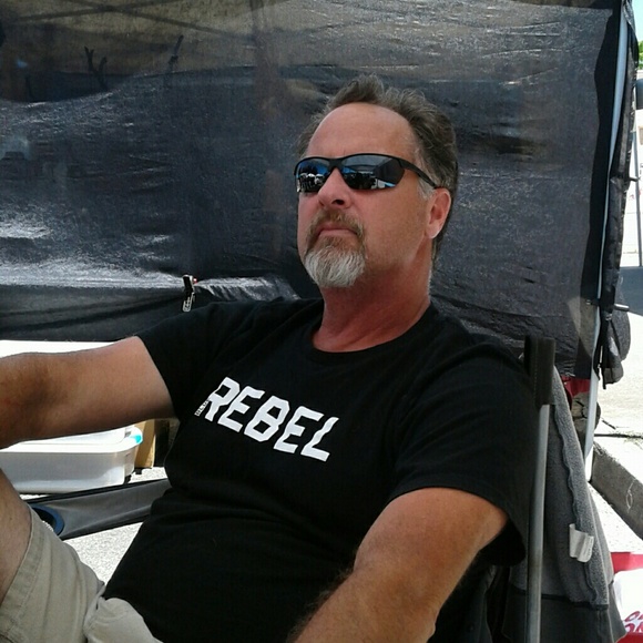 Meet your Posher, Rhonda ❤ - Picture 4 of 8