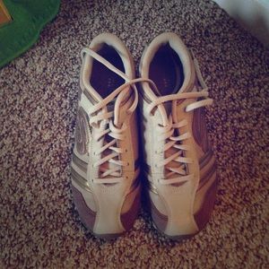 brand new tan and gold skechers. never worn.