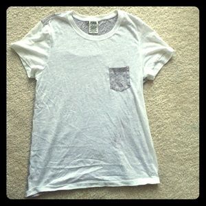 Victoria's Secret (PINK) t-shirt