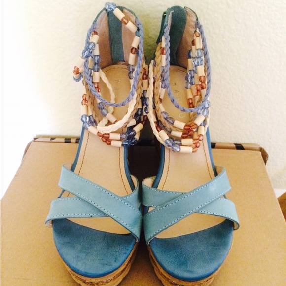 Heeled Sandals - Picture 3 of 4