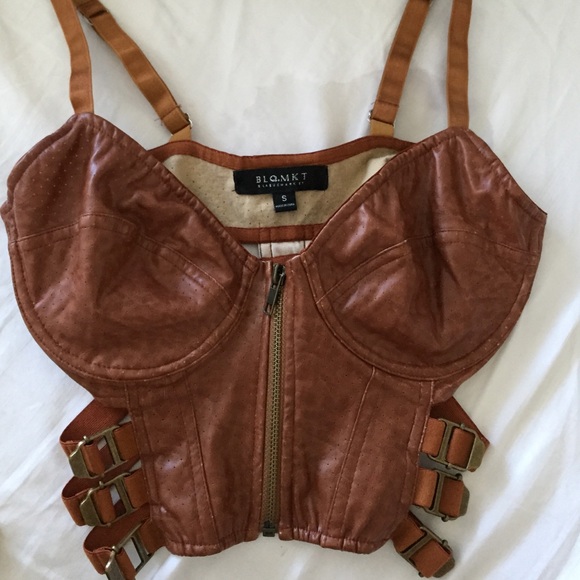 😍Haux leather crop top😍