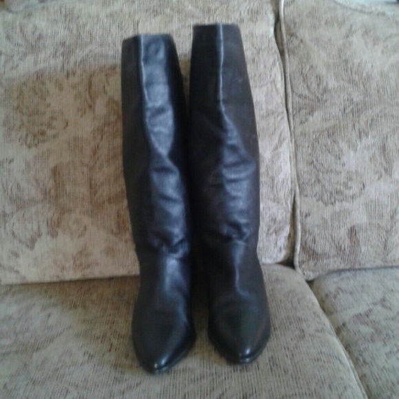 Black boots size 11