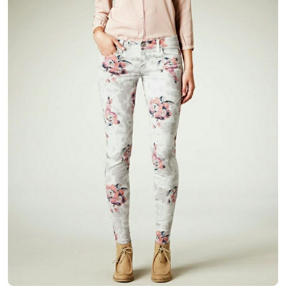 American Eagle floral stretch jeggings