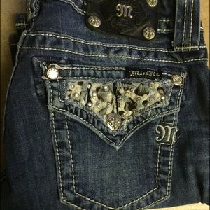 Cow hide pocket Miss Me jeans!🐮