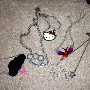 Lot of necklaces!!