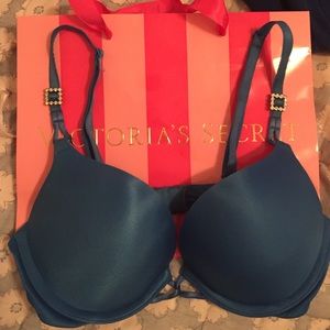 Victoria's Secret Bombshell Bra 32B