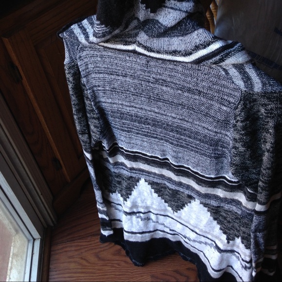 Cardigan 😍 - Picture 2 of 3