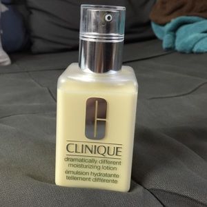 Clinique dramatically moisture lotion