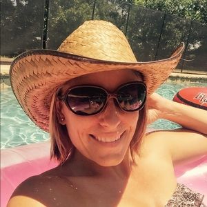 Meet your Posher, Anisa