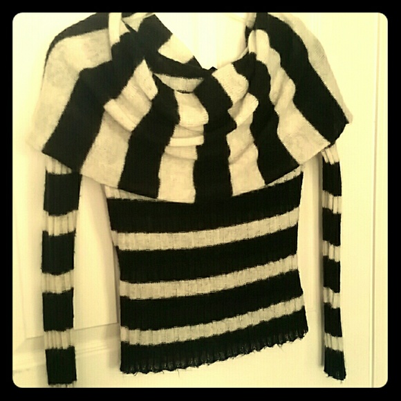 Bebe sweater