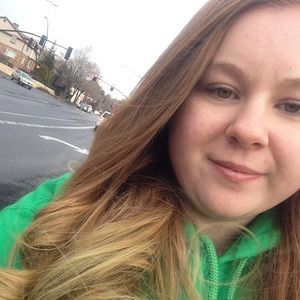 Meet your Posher, Alexis