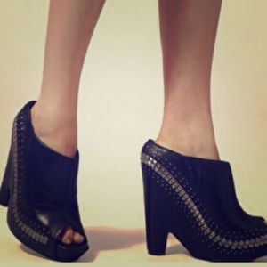 Sam Edelman Zachary studded booties !